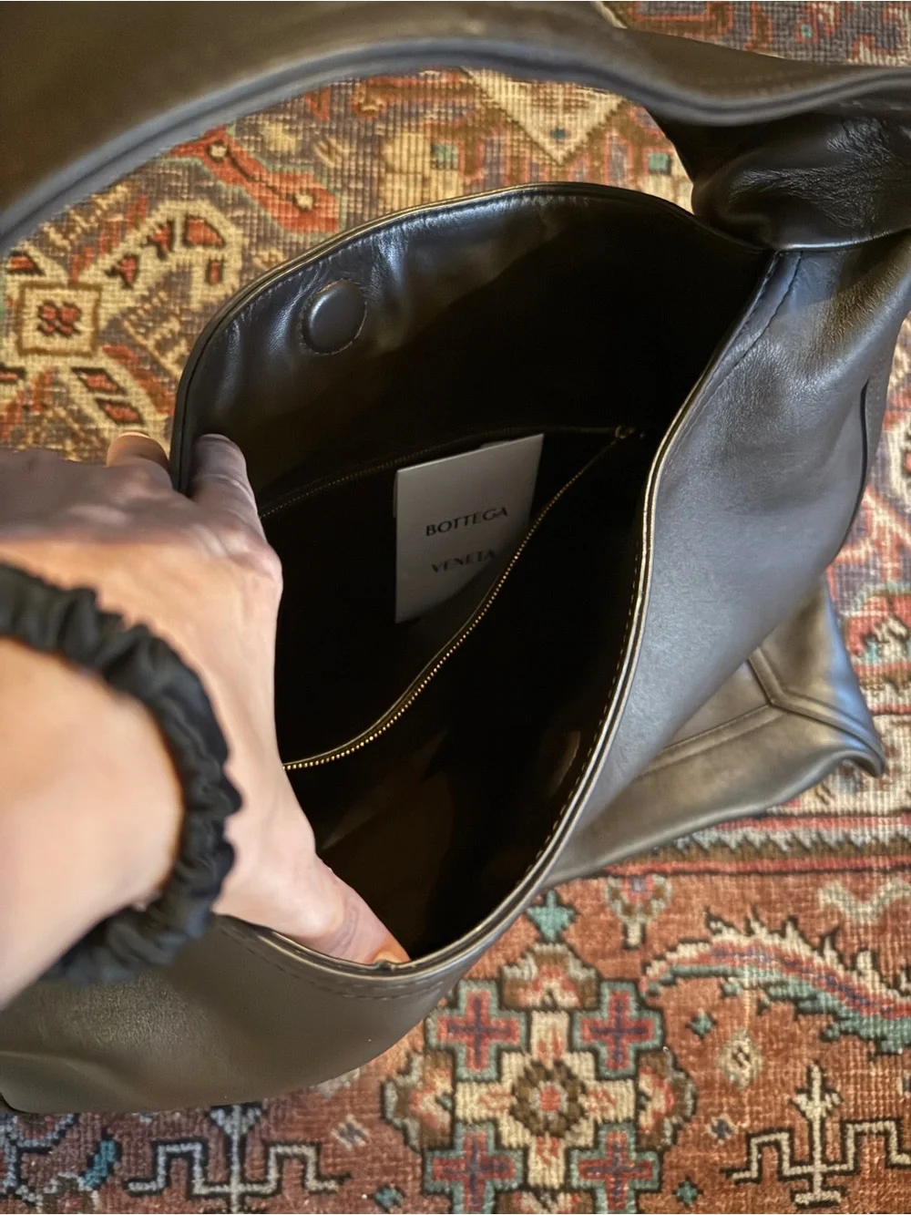 $3900 Bottega Veneta Medium Silky Hop Leather Hobo Bag in Brown Large